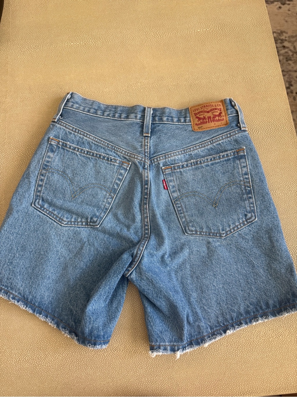 Levi’s Classic Blue Denim Women’s 501 Shorts - NWOT - Picture 3 of 5